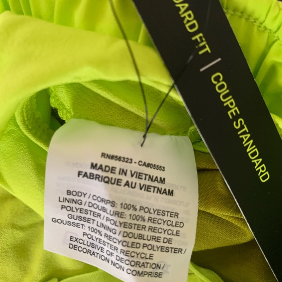 Nikes Womens XS running shorts Standard Fit NWT - Picture 4 of 7